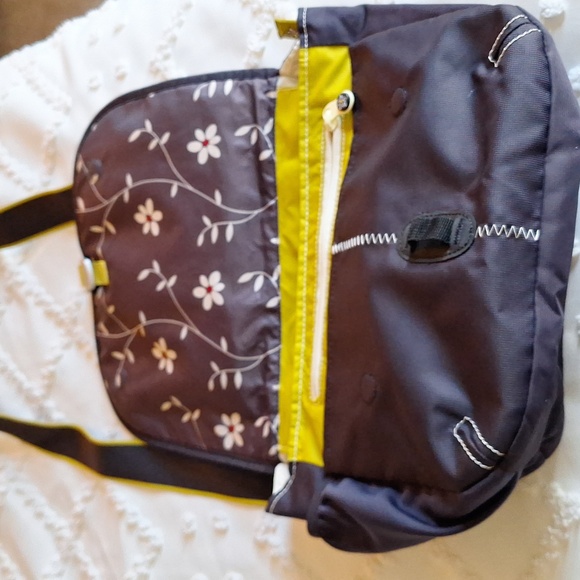 SHERPANI lime and grey messenger crossbody bag with zipper and clasp closure - Picture 4 of 4